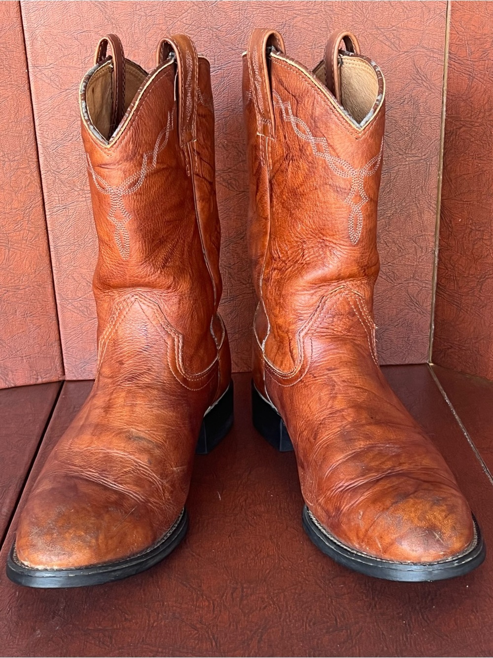 Ariat Men's Brown Leather Round Toe Cowboy Boots